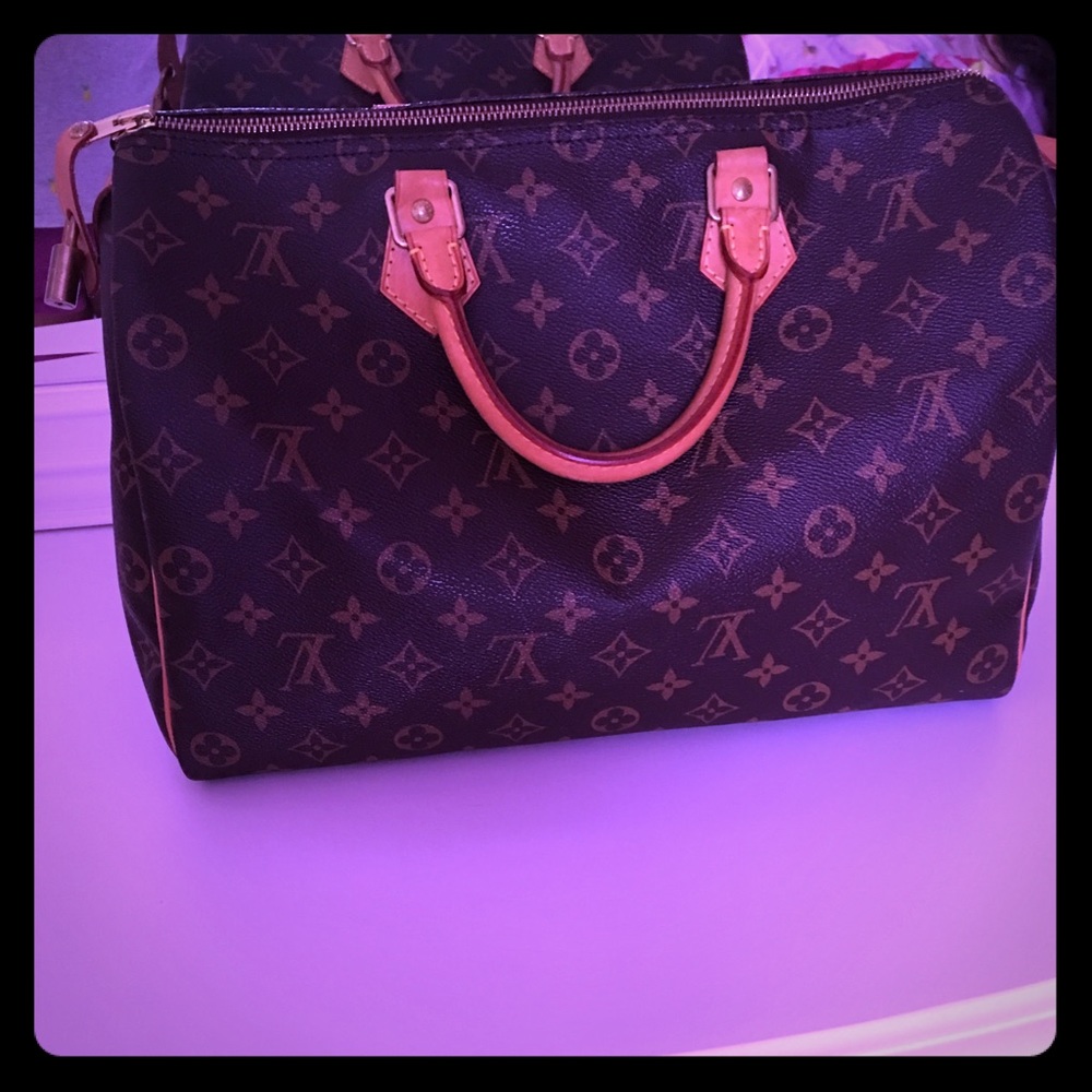 Authentic Louis Vuitton speedy 35